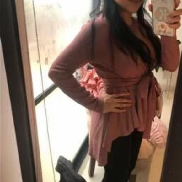 Self Belted Dip Hem Top - Picture 8 of 9